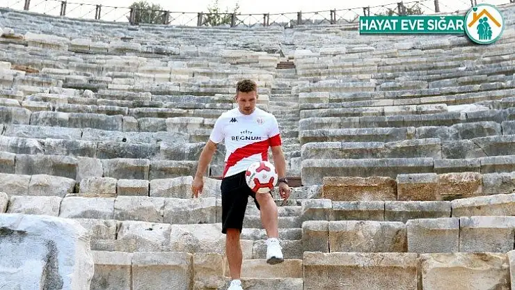 Alman yıldız Podolski turizm elçisi oldu