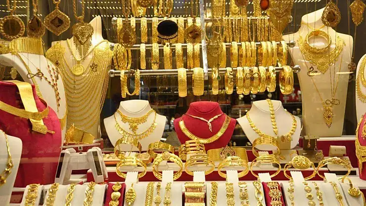 Altın fiyatları haftanın ilk iş gününe aşağı yönlü seyirde başladı