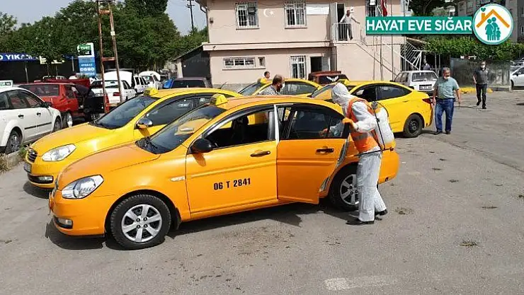 Altındağ'da taksiler dezenfekte edildi