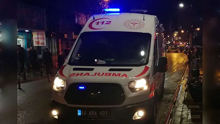 Ambulans ile Otomobil Çarpıştı Sağlık Çalışanı Yaralandı