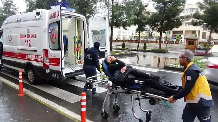 Amca yeğen kavgasında kan aktı: 1 yaralı