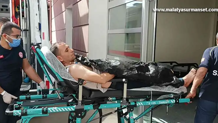 Ampulü değiştirirken akıma kapılarak yaralandı