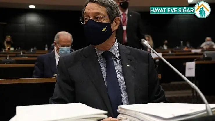 Anastasiadis, 'altın pasaport' skandalı için ifade verdi