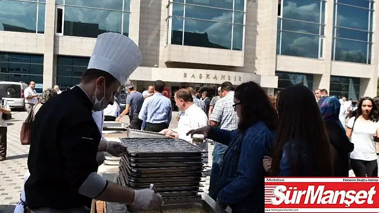 Ankara Büyükşehir Belediyesi'nden aşure ikramı