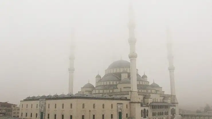 Ankara güne sisle uyandı