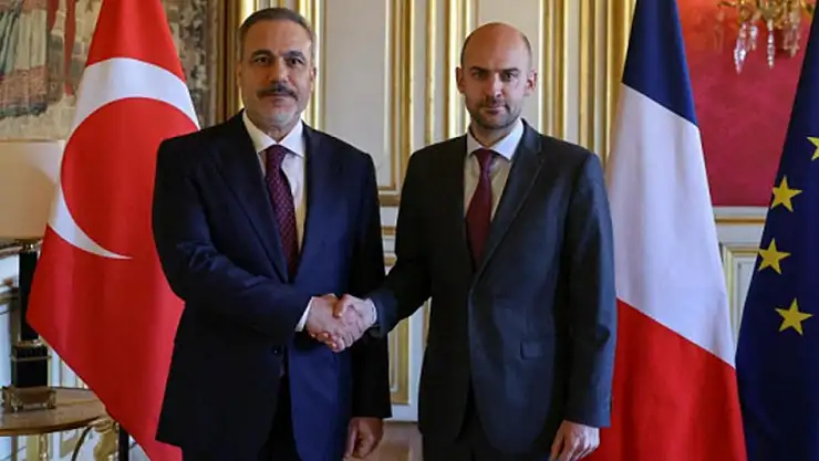 Ankara-Paris Hattında Filistin ve Suriye Zirvesi