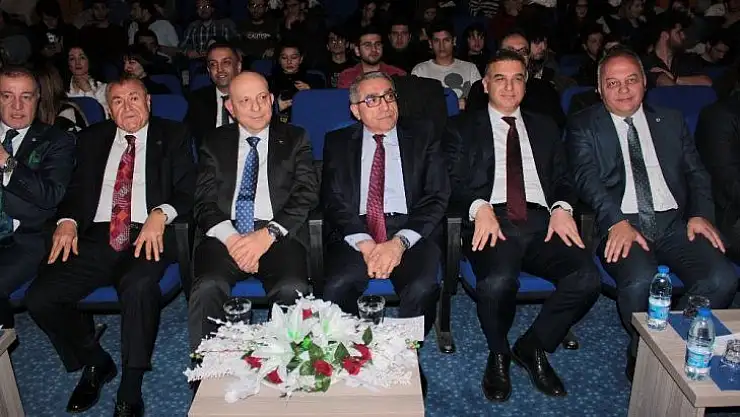 Ankara Üniversitesiyle TÜSİAV, 'Ankara 4. Sanayi Devrimi Yolunda' etkinliğini düzenledi