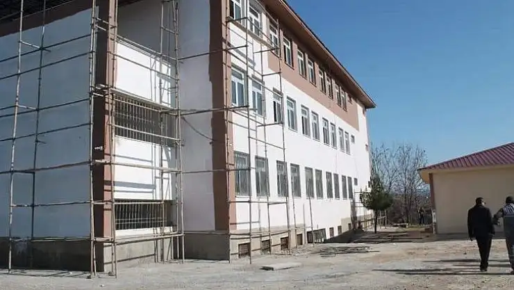 Ankaralı iş kadınından Kulp'a eğitim desteği