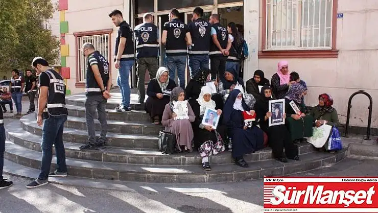 Annelerin HDP önündeki evlat nöbeti 27'nci gününde