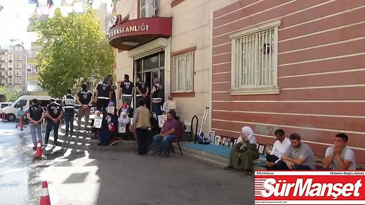 Annelerin HDP önündeki evlat nöbeti 30'uncu gününde