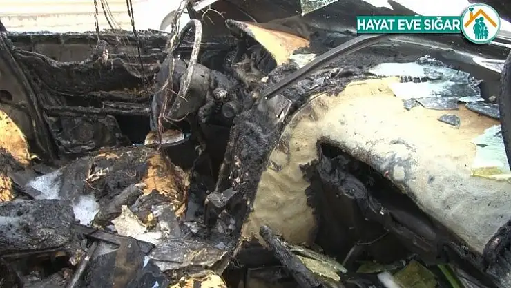 Antalya'da seyir halindeki otomobil alev alev yandı