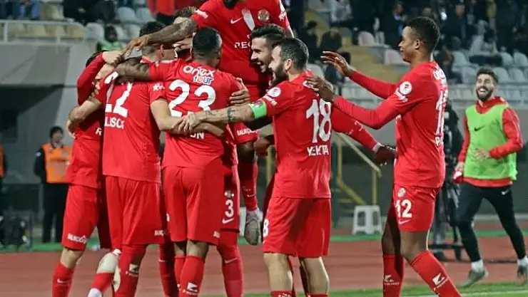 Antalyaspor deplasmanda gülüyor
