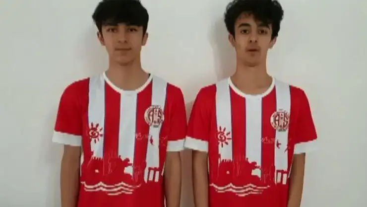 Antalyaspor Diyarbakır Futbol Akademisi öğrencilerinden 'Evde kal Türkiye' çağrısı