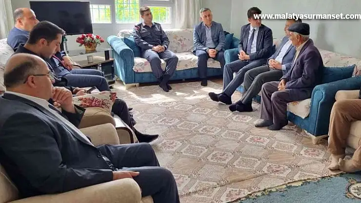 Araban'da protokol şehit ve gazi aileleri ile evlerinde bayramlaştı