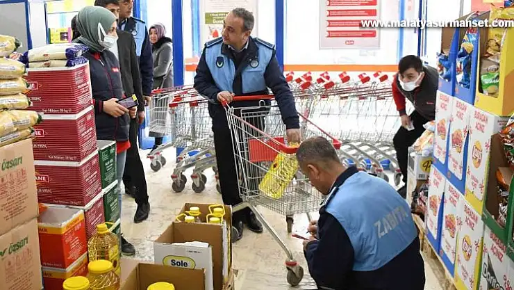 Araban'da zincir marketlerde denetim yapıldı
