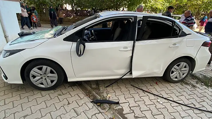 Aracın İçinde Çakmak Gazı Tüpü Patladı 1 Yaralı