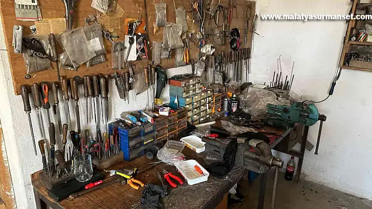 Aralarında eski yüzbaşının bulunduğu kaçak silah çetesine operasyon: 14 gözaltı