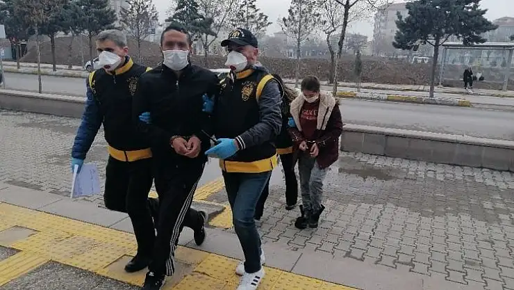 Arkadaşını pompalı tüfekle vuran genç kız ve 2 arkadaşı yakalandı