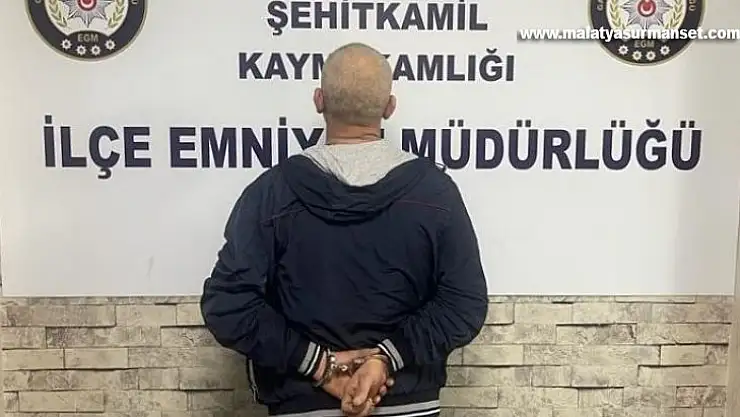 Asansörde kız çocuğunu bıçakla taciz eden şahıs yakalandı