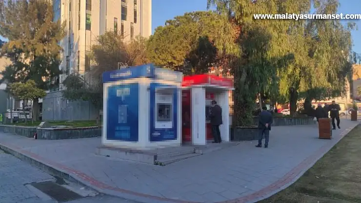 ATM'den para çeken vatandaşa kapkaç şoku