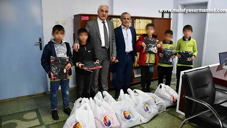 ATSO'nun kıyafet yardımı devam ediyor