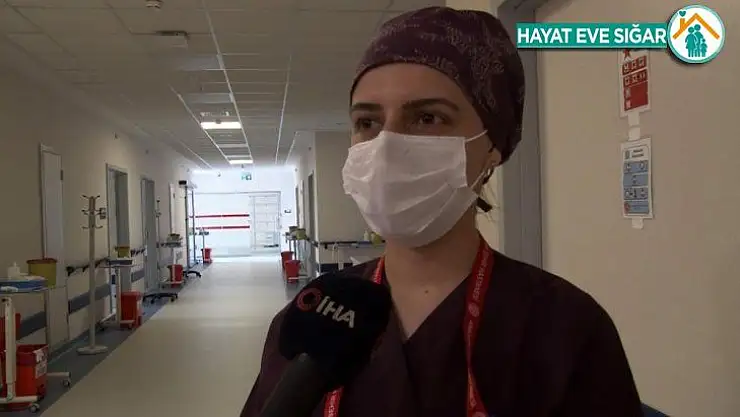 Aylardır ailelerini göremeyen sağlık çalışanlarının bayramlıkları, üniformaları oldu