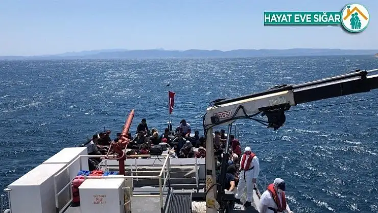 Ayvalık'ta 57 düzensiz göçmen kurtarıldı