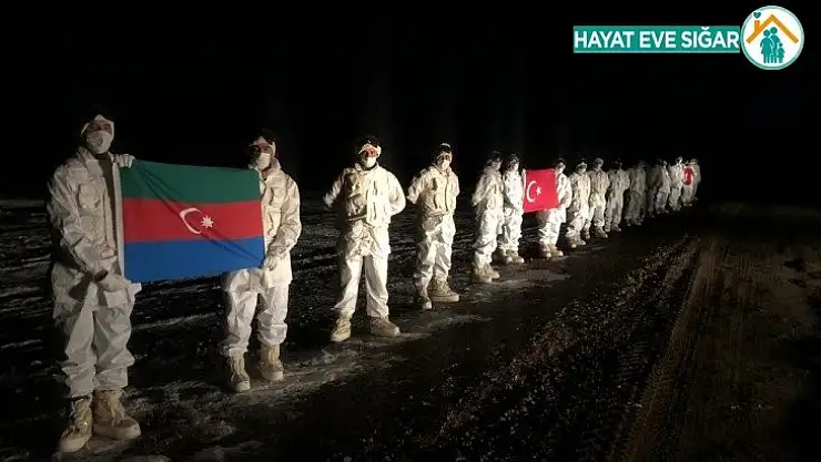 Azerbaycan askerleri 'Kış Tatbikatı' için Kars'ta