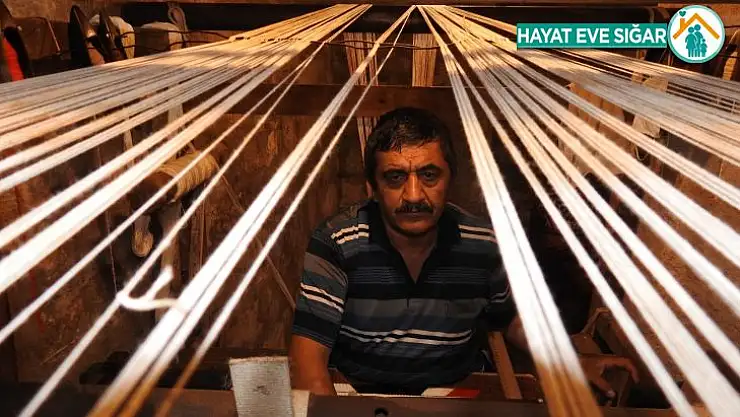 Baba mesleğinin yok olmaması için emekliye ayrıldı