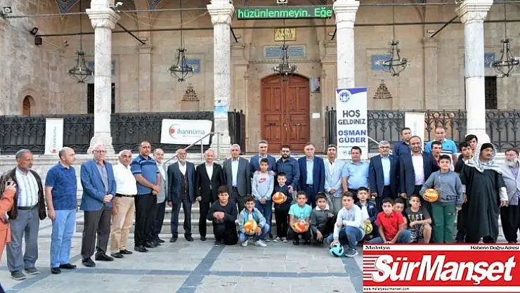 Babalar ve çocuklar sabah namazında buluştu