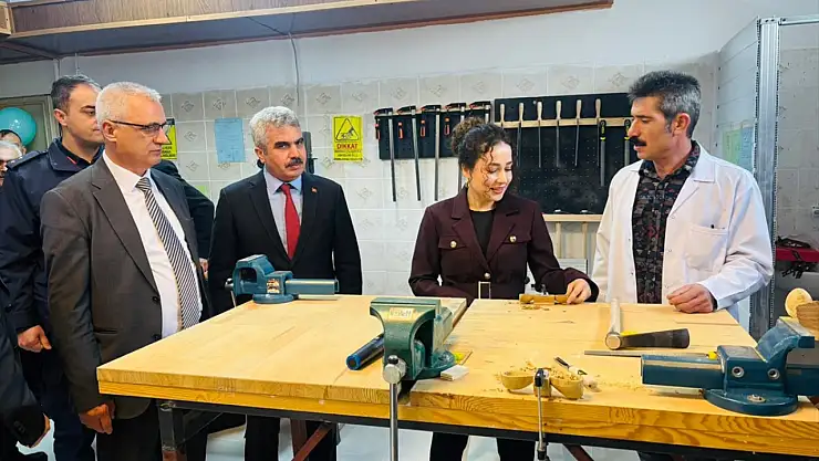 Bağlama Sanatı Arguvan'da Hayat Buluyor Yeni Atölye Açıldı