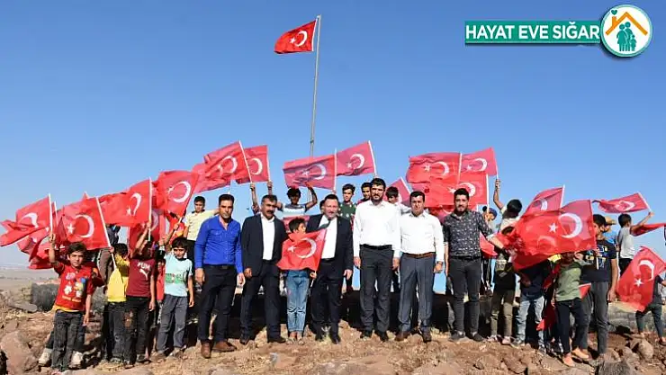 Bağlar belediyesi hizmetlerinden memnun olan bölge halkı AK Parti'ye katıldı