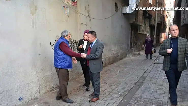 Bağlar Belediyesi, semt pazarının kurulduğu bölgeyi hijyen hale getirdi
