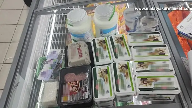 Bağlar Belediyesi zabıta ekipleri tarihi geçmiş 51 kilo ürün imha etti
