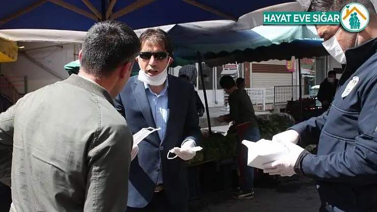 Bağlar Belediyesinden vatandaşlara ücretsiz maske