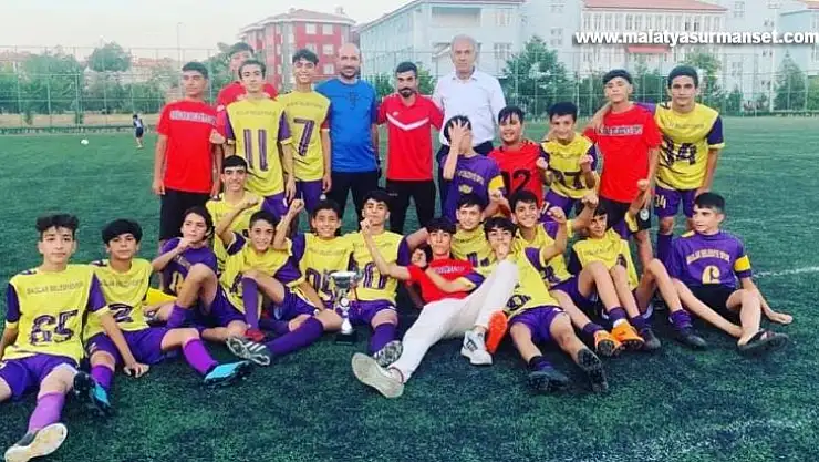 Bağlar Belediyespor futbolcu fabrikası gibi hizmet veriyor