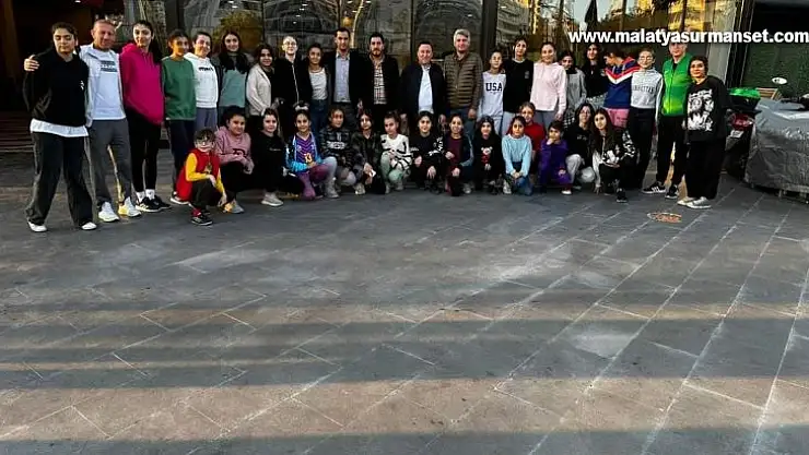 Bağlar Belediyespor'un yıldız voleybolcuları Diyarbakır şampiyonu