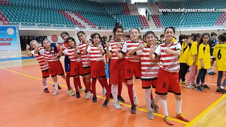 Bağlar'ın kızları futbolda şampiyon