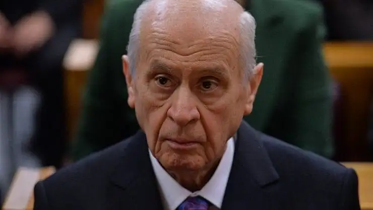 Bahçeli: 'Görev düşsün, ihtiyaç olsun, bayrağımı alır, silahımı kuşanır, besmelemi çeker koşa koşa cepheye gider, mevziye girerim' (2)