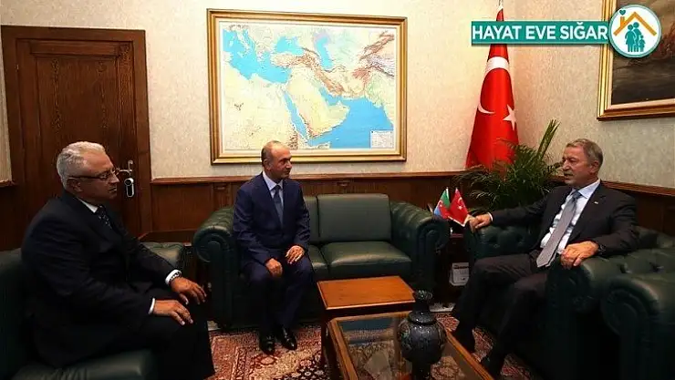 Bakan Akar, Nahçivan Ordu Komutanı ile bir araya geldi