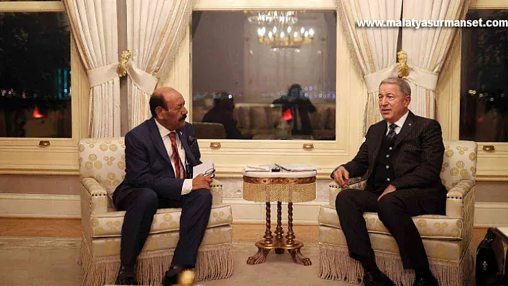 Bakan Akar, Pakistanlı mevkidaşı Tareen ile bir araya geldi