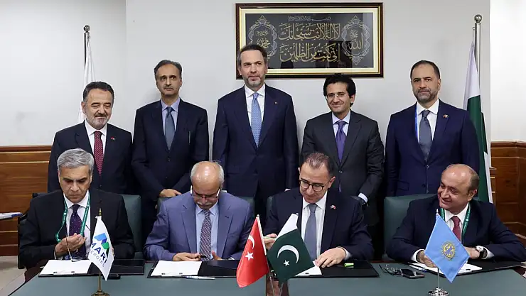 Bakan Bayraktar, Pakistan Petrol Bakanıyla görüştü