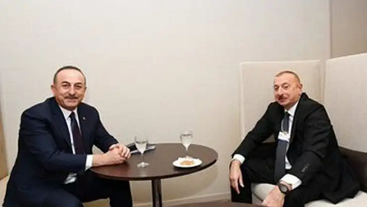Bakan Çavuşoğlu'na Azerbaycan'dan 'Dostluk' madalyası