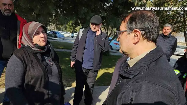 Bakan Dönmez, depremzedeleri ziyaret etti