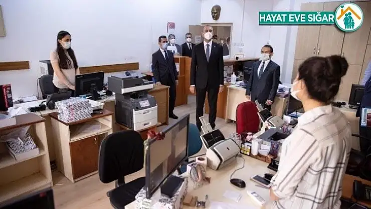 Bakan Gül'den Ankara Adliyesinde salgın tedbirlerini inceledi