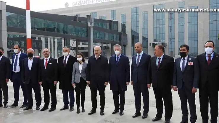 Bakan Karaismailoğlu, Gaziantep Havaalanı yeni terminalini inceledi