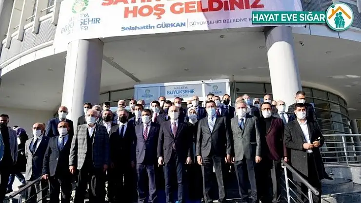 Bakan Karaismailoğlu'ndan Malatya Büyükşehir Belediyesi'ne ziyaret