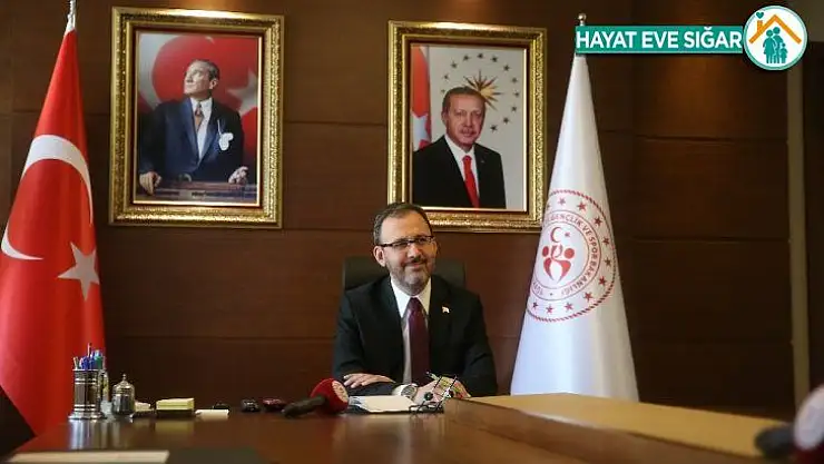 Bakan Kasapoğlu: 'Adanalı taraftarlarımızın talepleri ve Adanalı sporseverlerin mutluluğu bizler için önemli'