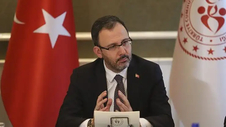 Bakan Kasapoğlu: 'Liglerin ertelenmesine birlikte karar verdik'