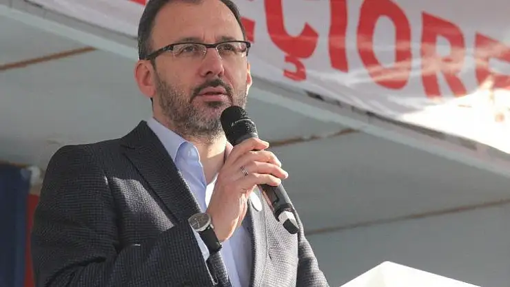 Bakan Kasapoğlu: 'Teknoloji, internet ve sosyal medyanın hayatımıza sağladığı kolaylıklar var. Ama bunların esiri olmayacağız'